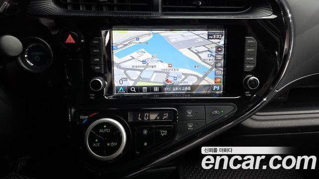 Toyota Prius C 1.5 2019 — фото 18