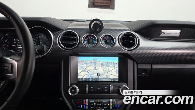 Ford Mustang Coupe 2019 — фото 12