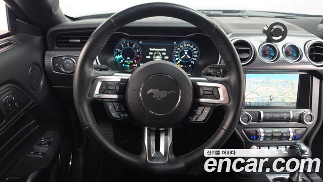 Ford Mustang Coupe 2019 — фото 13