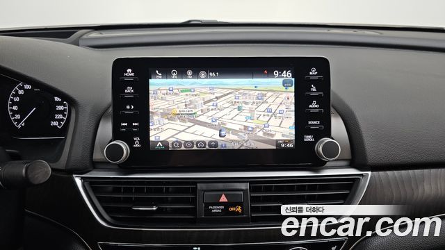 Honda Accord (X) 2.0 Hybrid Touring 2019 — фото 18