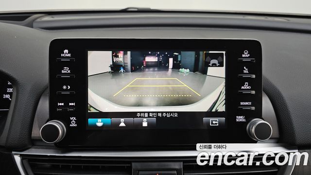 Honda Accord (X) 2.0 Hybrid Touring 2019 — фото 19