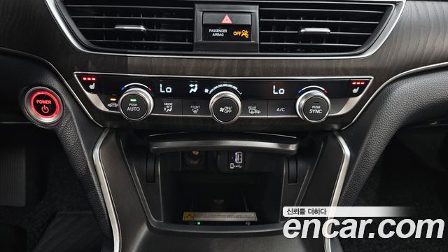 Honda Accord (X) 2.0 Hybrid Touring 2019 — фото 21