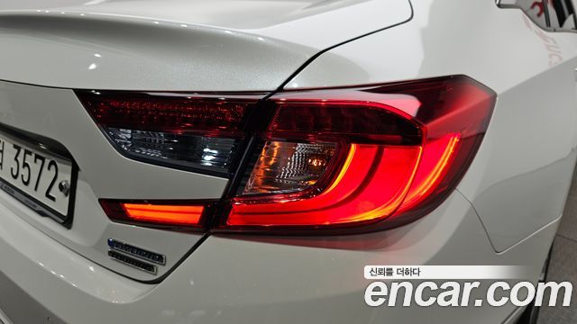 Honda Accord (X) 2.0 Hybrid Touring 2019 — фото 29