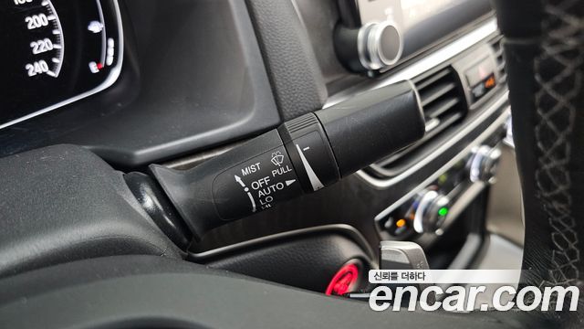 Honda Accord (X) 2.0 Hybrid Touring 2019 — фото 35