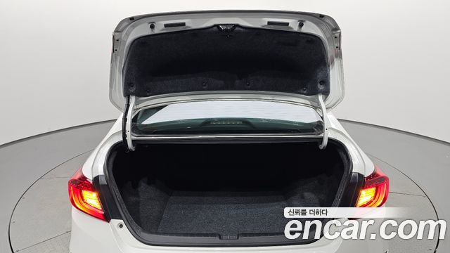 Honda Accord (X) 2.0 Hybrid Touring 2019 — фото 39