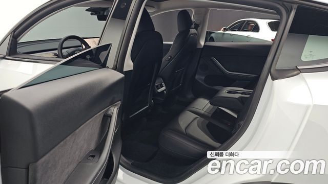 Tesla Model Y RWD 2023 — фото 11