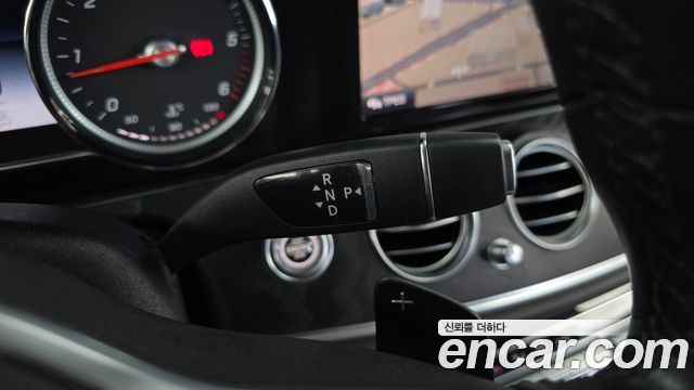 Mercedes-Benz E-Class (W213) E220d Avantgarde 2020 — фото 9