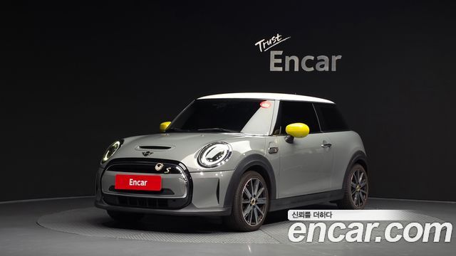 MINI Cooper Electric SE Classic 3rd 2022 — фото 1