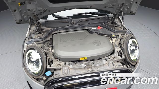MINI Cooper Electric SE Classic 3rd 2022 — фото 6