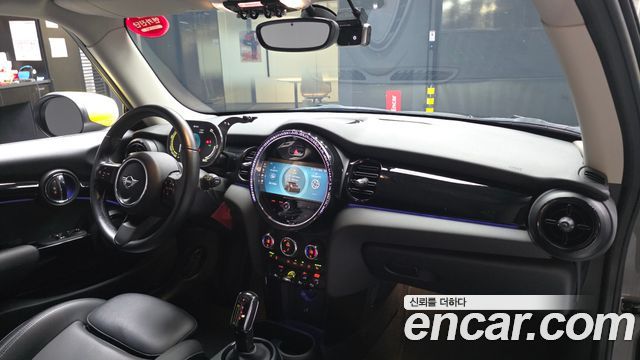 MINI Cooper Electric SE Classic 3rd 2022 — фото 7