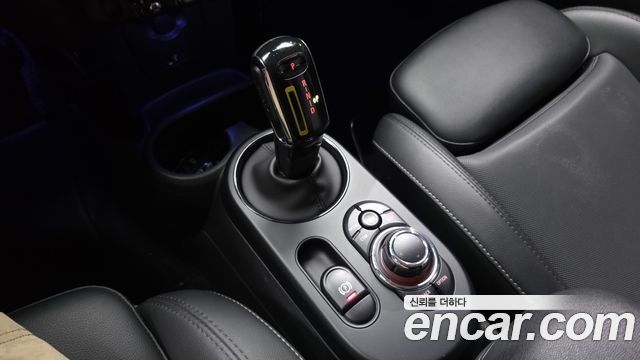 MINI Cooper Electric SE Classic 3rd 2022 — фото 9