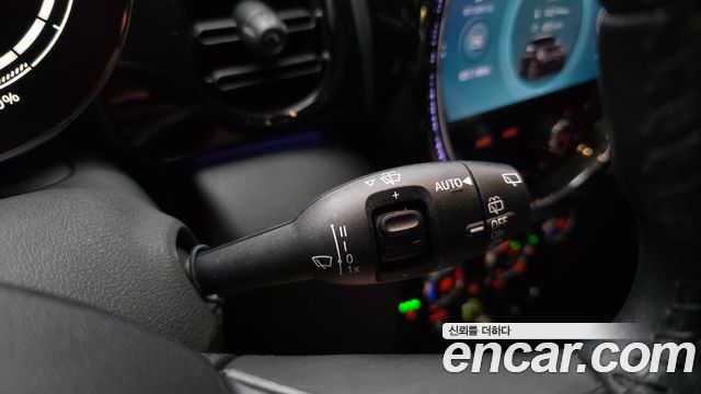 MINI Cooper Electric SE Classic 3rd 2022 — фото 17