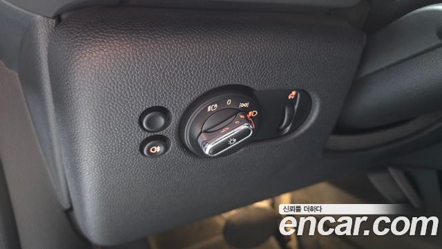 MINI Cooper Electric SE Classic 3rd 2022 — фото 18