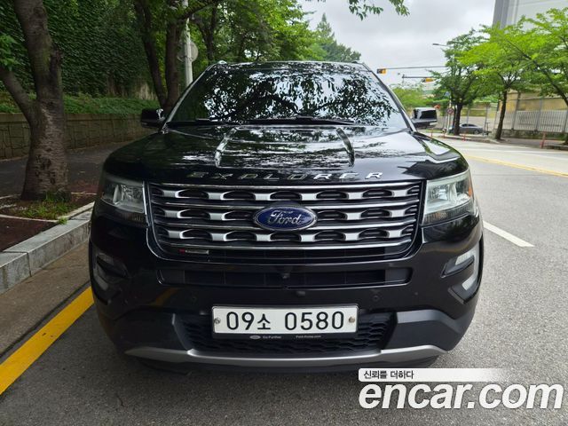 Ford Explorer 2.3 Limited 4WD 5th