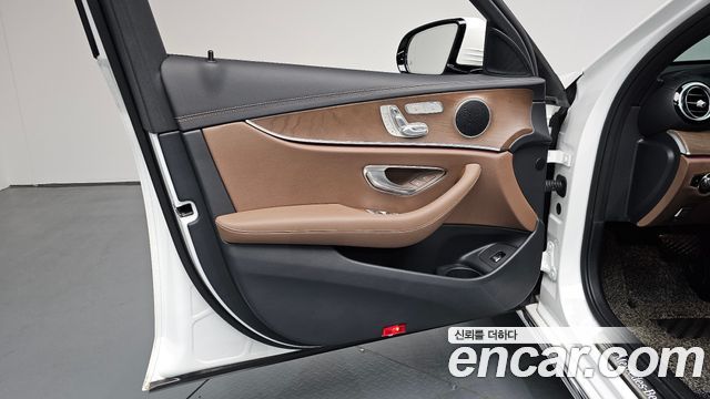 Mercedes-Benz E-Class (W213) E250 Exclusive 2021 — фото 24