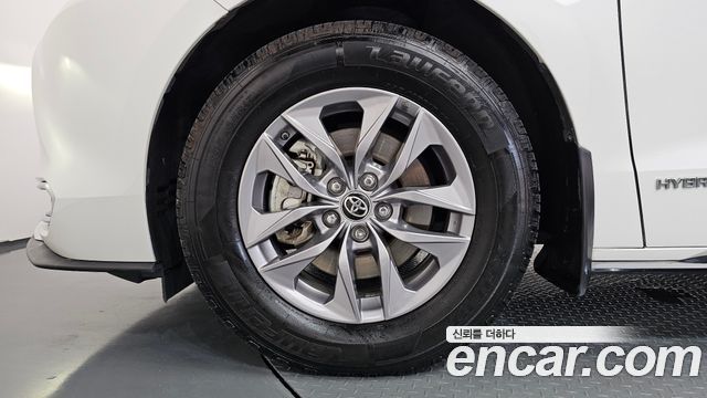 Toyota Sienna (IV) 2.5 Hybrid AWD 2021 — фото 5
