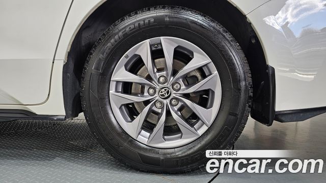 Toyota Sienna (IV) 2.5 Hybrid AWD 2021 — фото 21