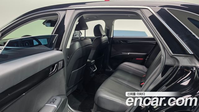 Hyundai Grandeur (GN7) 2,5 Gasoline 2WD Premium 2023 — фото 11