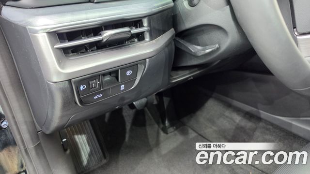 Hyundai Grandeur (GN7) 2,5 Gasoline 2WD Premium 2023 — фото 17