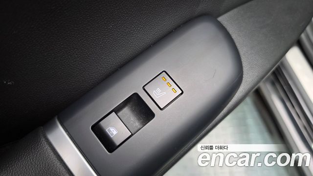 Hyundai Grandeur (GN7) 2,5 Gasoline 2WD Premium 2023 — фото 19