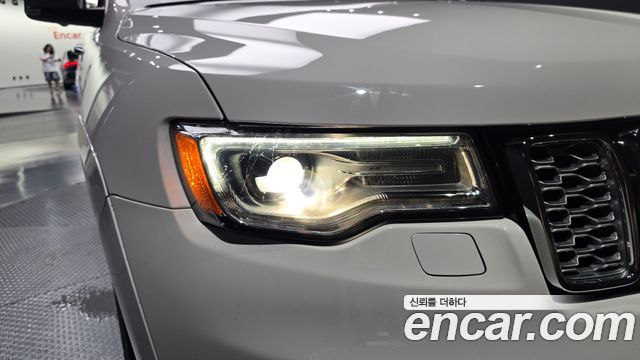 Jeep Grand Cherokee 3.6 Summit WK2 2020 — фото 22