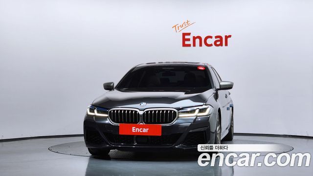 BMW 5 Series (G30) M550i xDrive 2022 — фото 3
