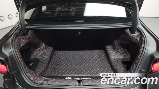 BMW 5 Series (G30) M550i xDrive 2022 — фото 24