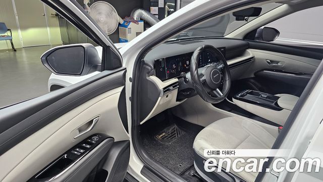 Hyundai Tucson (NX4) Gasoline 1.6 Turbo 4WD Premium 2024 — фото 10