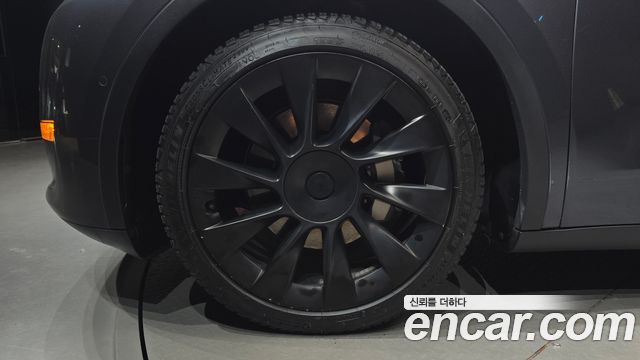 Tesla Model Y Long Range AWD 2021 — фото 5
