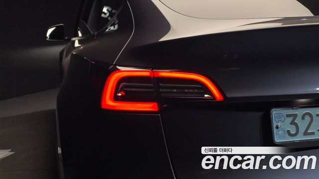 Tesla Model Y Long Range AWD 2021 — фото 23