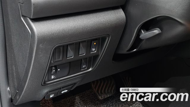 Renault Korea QM6 2.0 LPe RE Signature 2WD 2022 — фото 15