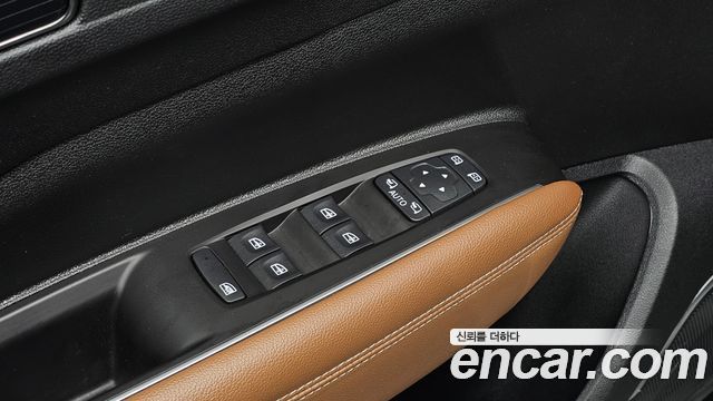 Renault Korea QM6 2.0 LPe RE Signature 2WD 2022 — фото 28
