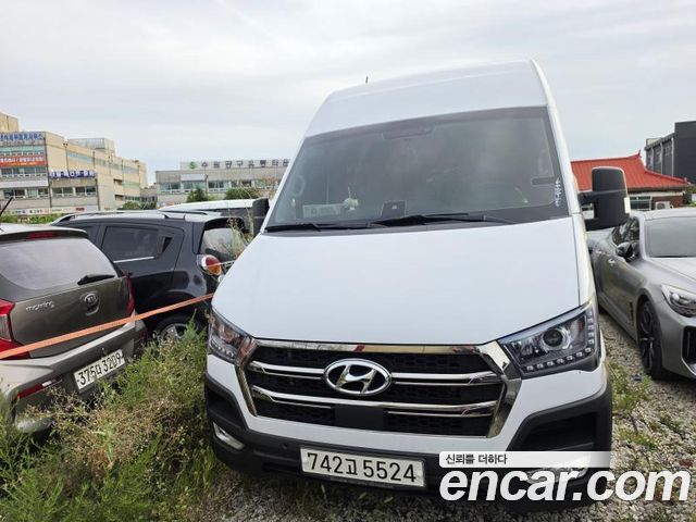 Hyundai Solati 15-seater Luxury 2023 — фото 2