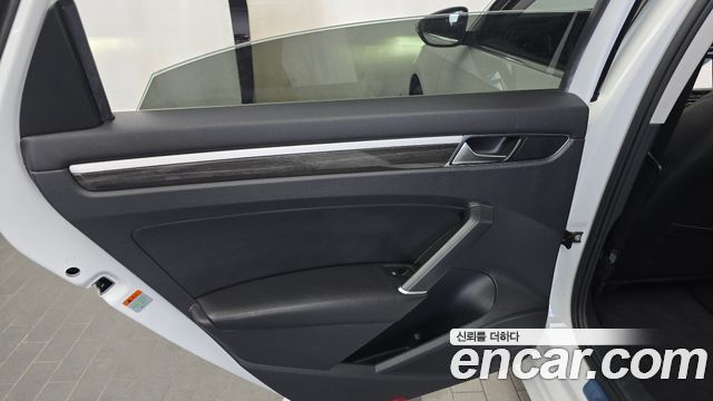 Volkswagen Passat 2.0 TSI B7 2018 — фото 25
