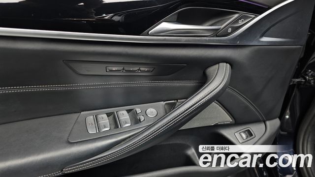 BMW 5 Series (G30) 520i M Sport 2020 — фото 18