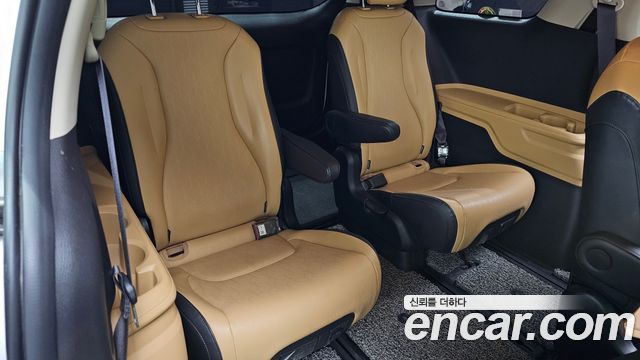 Kia Carnival (IV) Diesel 9-Seater Prestige 2023 — фото 11