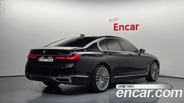 BMW 7 Series (G11) 730d xDrive Design Pure Excellence 2022 — фото 2