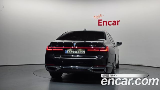 BMW 7 Series (G11) 730d xDrive Design Pure Excellence 2022 — фото 4