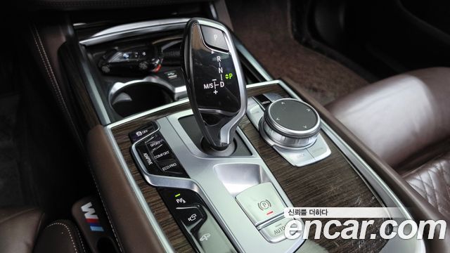 BMW 7 Series (G11) 730d xDrive Design Pure Excellence 2022 — фото 9