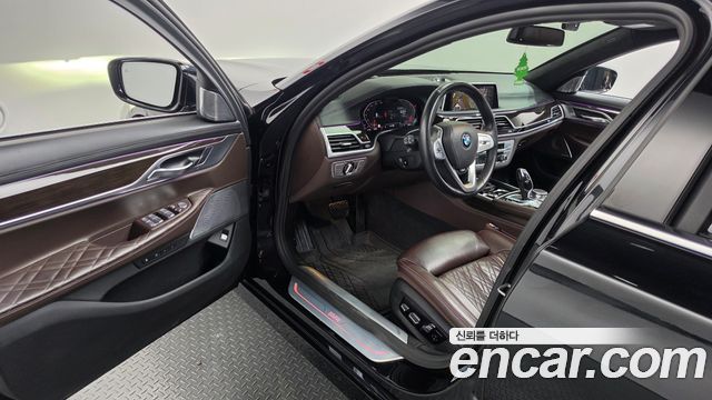 BMW 7 Series (G11) 730d xDrive Design Pure Excellence 2022 — фото 10