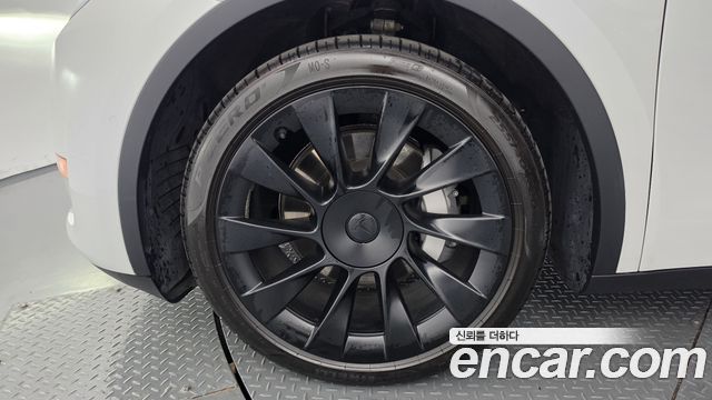 Tesla Model Y Long Range AWD 2021 — фото 5