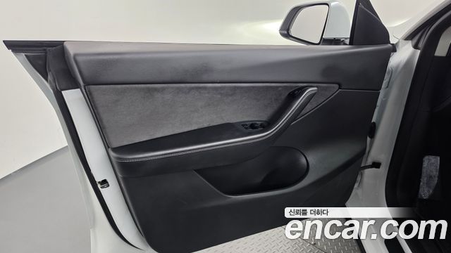 Tesla Model Y Long Range AWD 2021 — фото 24