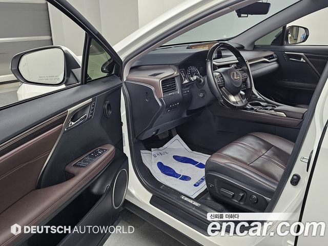 Lexus RX450h (IV) Executive 2018 — фото 15