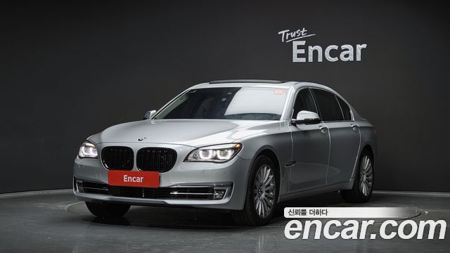 BMW 7 Series (F01) 740Li