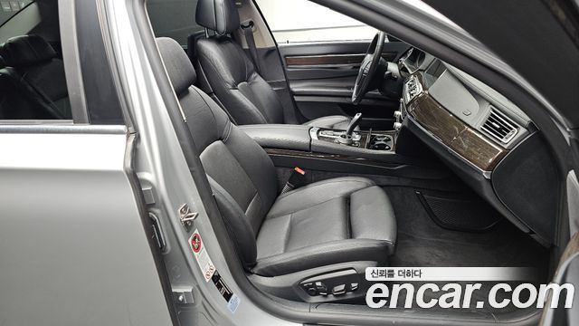 BMW 7 Series (F01) 740Li 2013 — фото 10