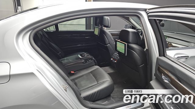 BMW 7 Series (F01) 740Li 2013 — фото 11
