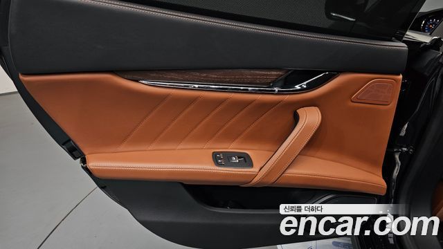 Maserati Quattroporte 3.0 V6 Granlusso 2020 — фото 25