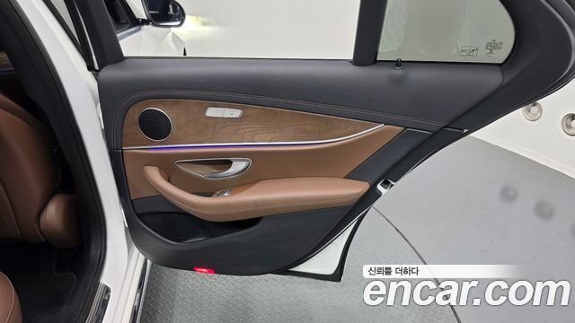 Mercedes-Benz E-Class (W213) E250 Exclusive 2021 — фото 25