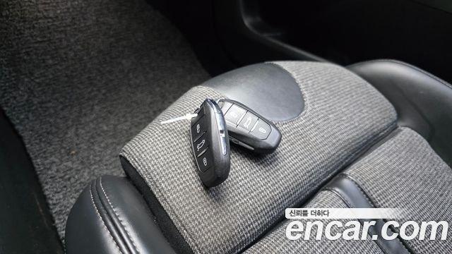 Peugeot 5008 (II) 1.6 BlueHDi Allure 2018 — фото 16