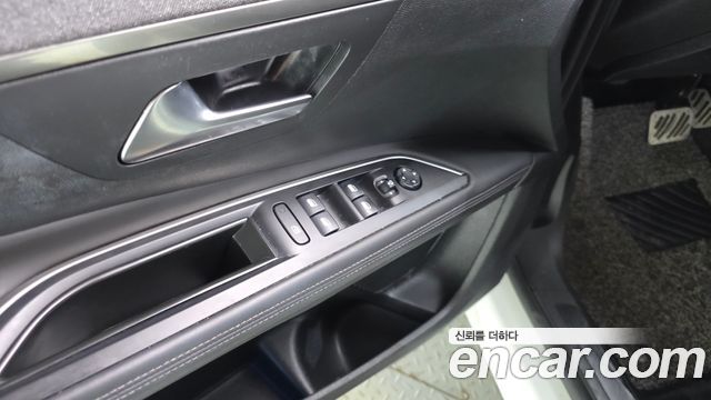 Peugeot 5008 (II) 1.6 BlueHDi Allure 2018 — фото 17